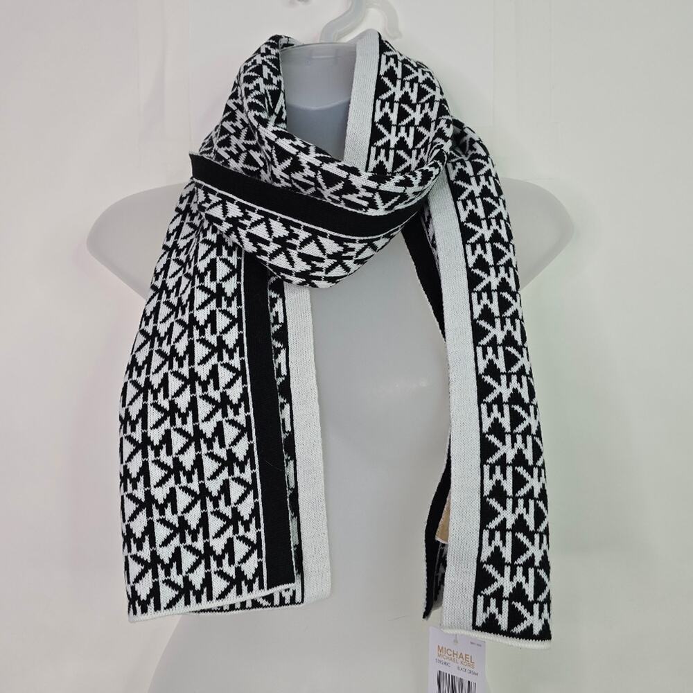 Michael Kors Black and White Patterned Knit Scarf